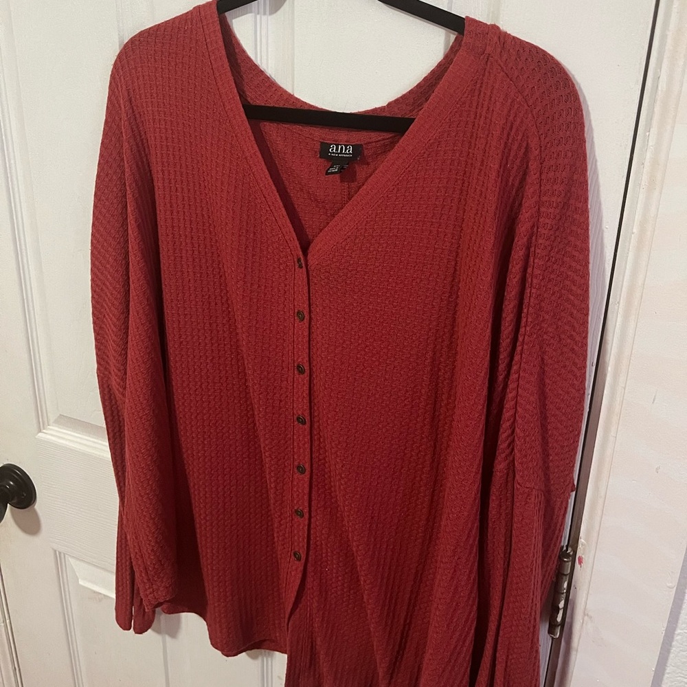 It’s XXL long sleeve perfect for this Fall.